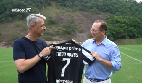 Após primeiro treino no comando da equipe, Tiago Nunes é anunciado pelo Botafogo