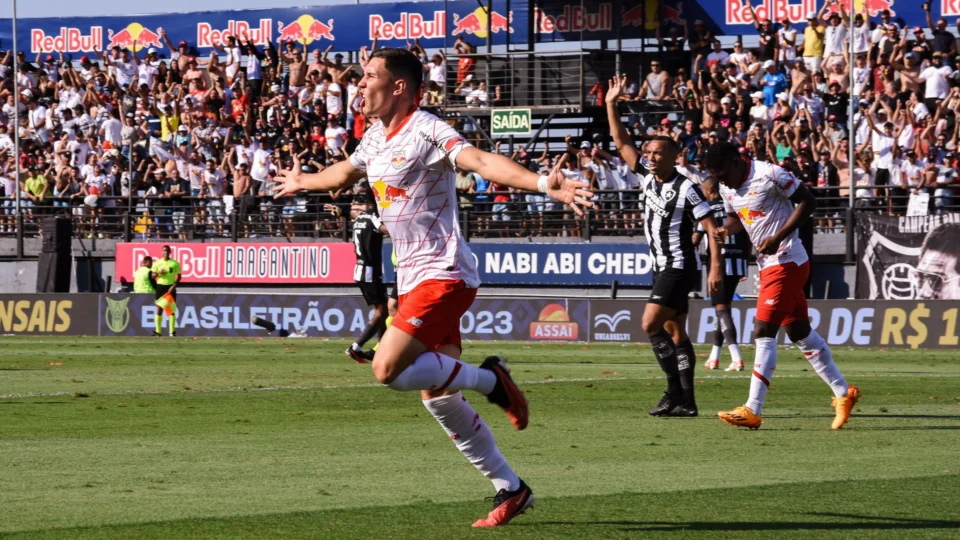 Botafogo vira no 1º tempo, mas cede empate ao Red Bull Bragantino