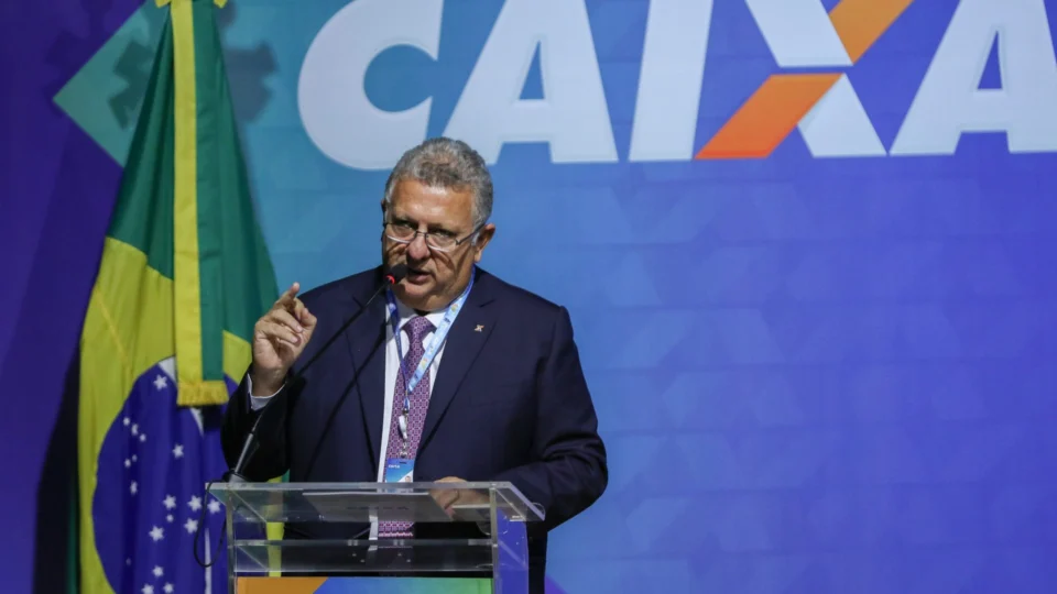 Indicado pelo Centrão, novo presidente da Caixa toma posse