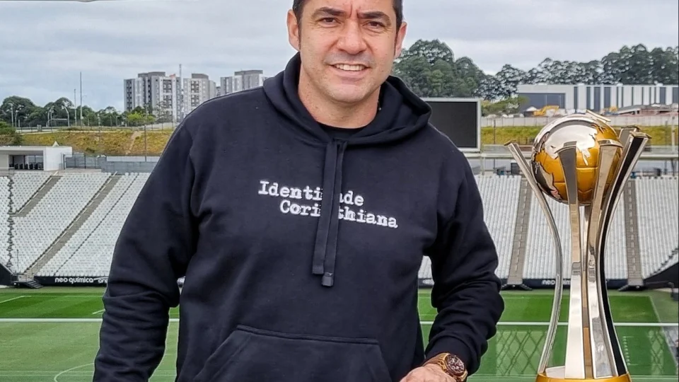 Augusto Melo anuncia ex-zagueiro Chicão como coordenador de base do Corinthians