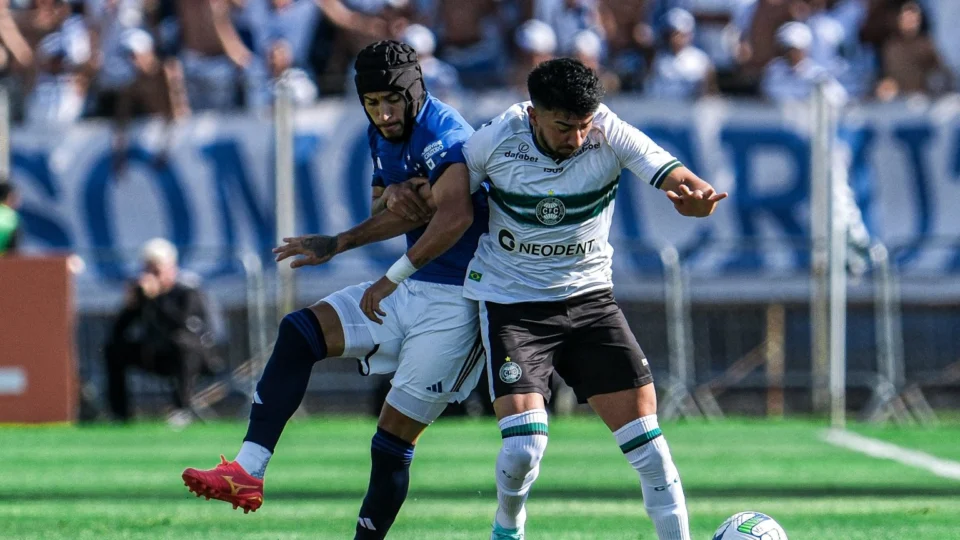 Em jogo marcado por brigas, Coritiba vence Cruzeiro por 1 a 0