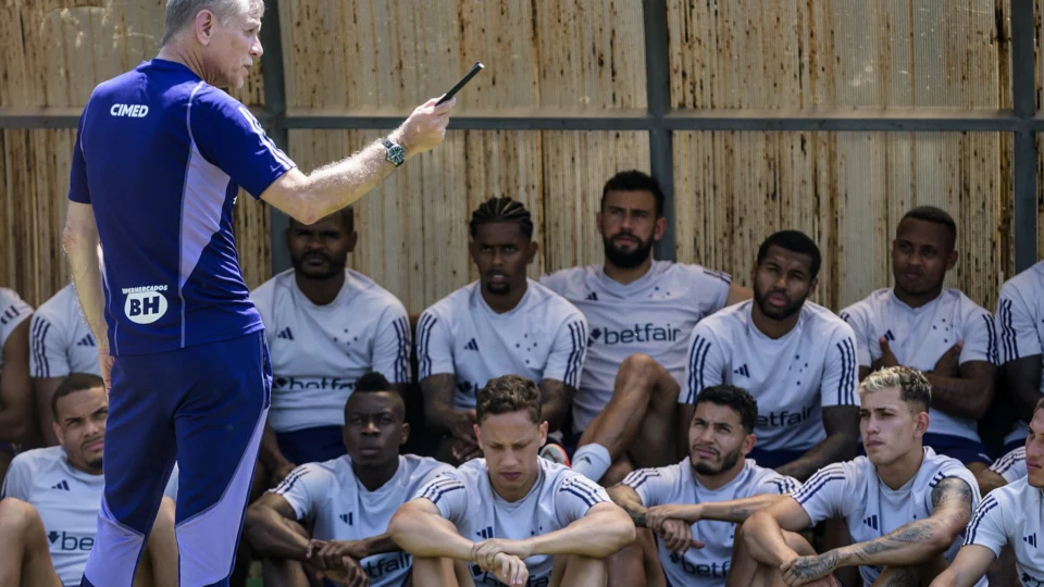 Autuori pede para Cruzeiro ser competente nos próximos jogos