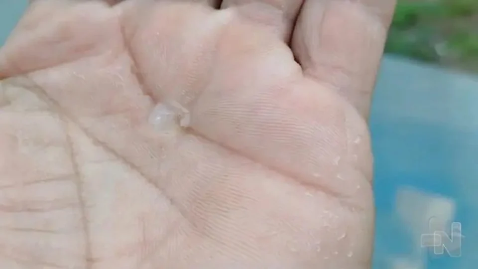 Vídeo: moradores registram chuva de granizo na Zona Oeste de Manaus