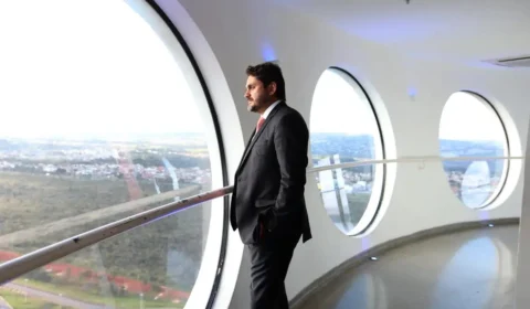 Comparsa de Juscelino Filho guardava cartões e carimbos de laranjas, diz PF