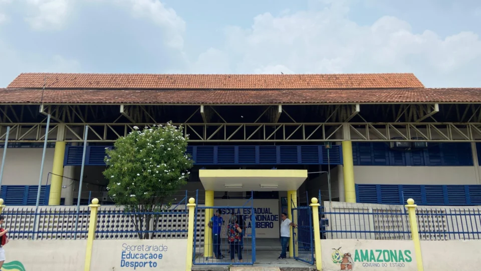 Portões do Enem 2023 são fechados e exame termina às 18h, em Manaus