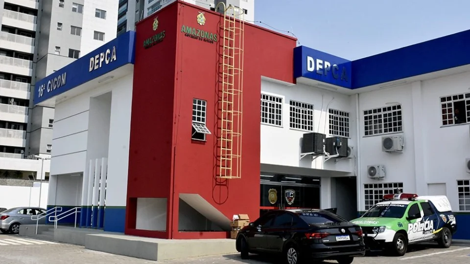 Homem que abusava de ‘filha de consideração’ é preso em Manaus