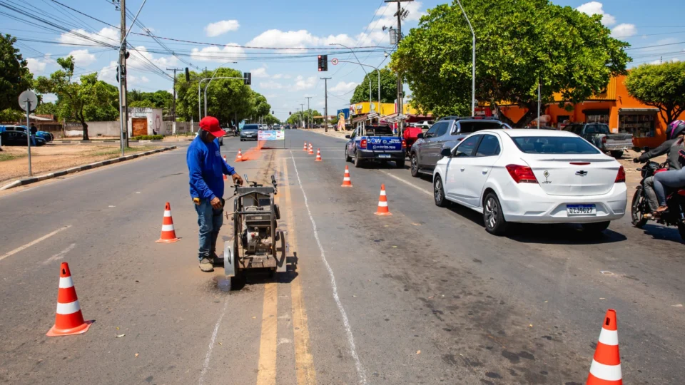 Avenida Carlos Pereira de Melo recebe canteiro central em Boa Vista