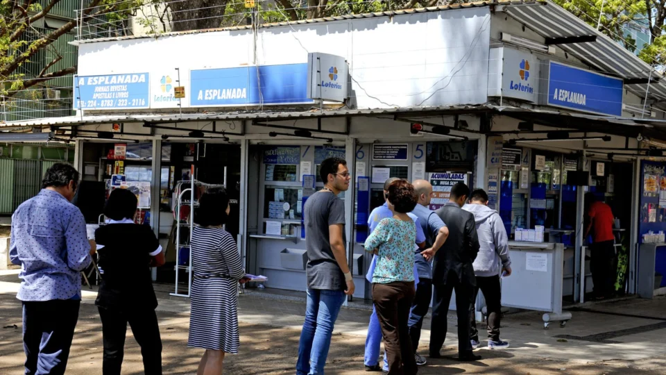 Mega-Sena sorteia prêmio de R$ 3,5 milhões; saiba como jogar