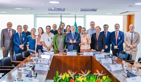 Lula se reúne com especialistas e reforça metas climáticas do Brasil antes da COP 28