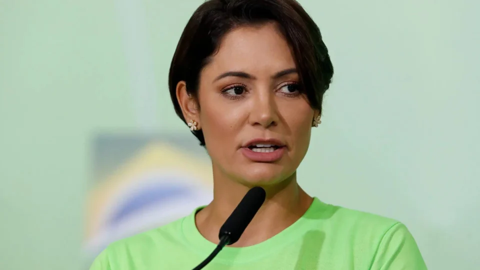 Michelle chama Lula de ‘pai da mentira’ e fala em ‘bandides’ beneficiados