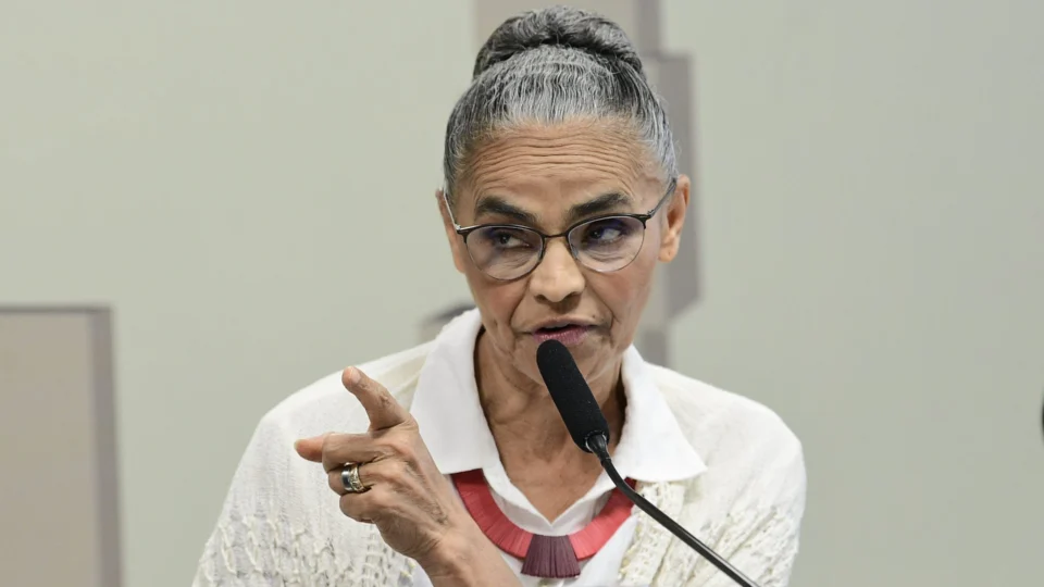 Marina Silva depõe na CPI das ONGs, presidida pelo senador Plínio Valério do AM