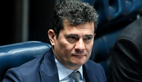 Moro critica prova do Enem ‘mal redigida’, mas escreve errado nome do exame