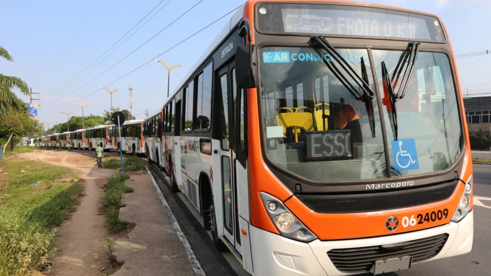 Transporte público: Manaus recebe 15 novos ônibus com ar-condicionado