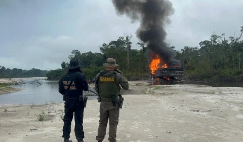 Operação da PF mira garimpo ilegal no Vale do Javari e destrói dragas no AM