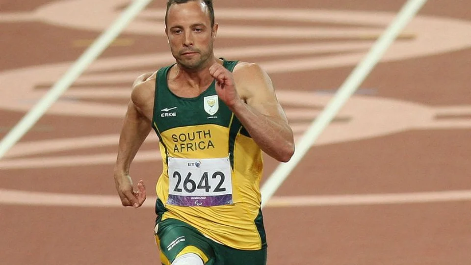 Oscar Pistorius, campeão paralímpico, pode ganhar liberdade condicional
