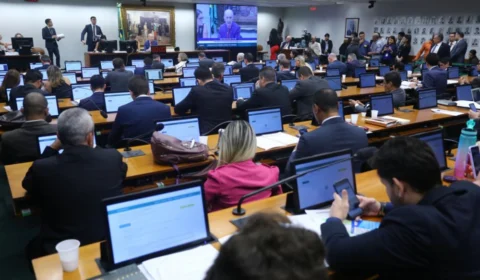 Com PL na presidência da CCJ em 2024, PEC que limita poderes do STF pode fluir