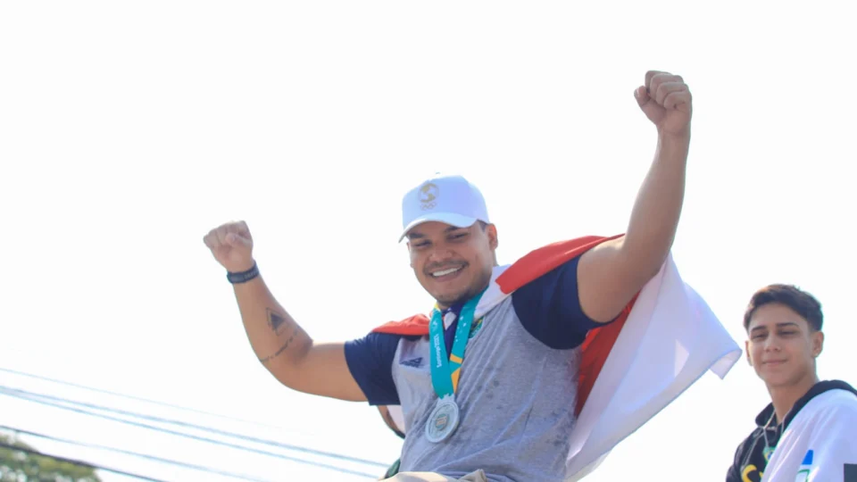 Carreata celebra conquista do esporte amazonense nos Jogos Pan-Americanos