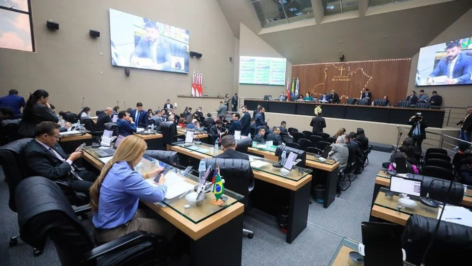 Parlamentares do Amazonas repudiam fala de Marina sobre a BR-319