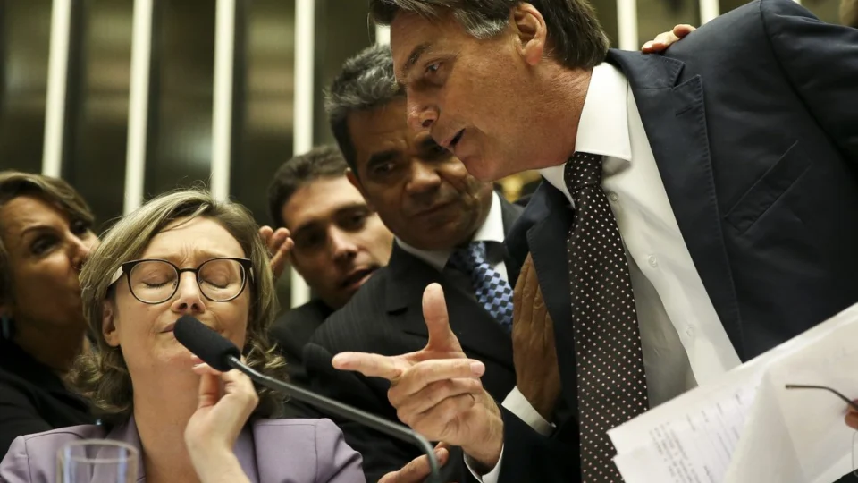 Processo contra Bolsonaro por incitação ao estupro é arquivado pela justiça