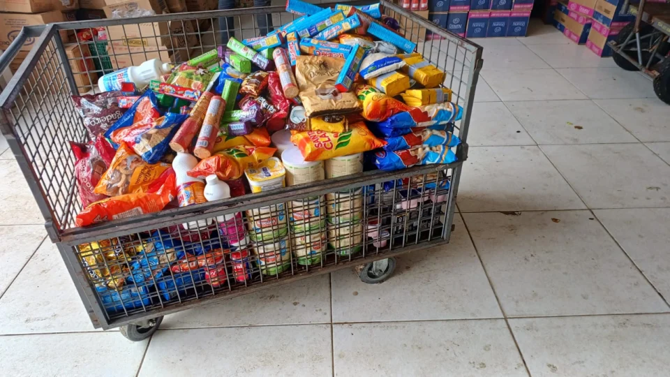 Procon apreende 806 produtos fora da validade em comércios de Tocantins