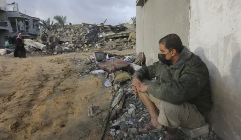 Projétil atinge hospital em Gaza e mata 12 pessoas, diz Hamas