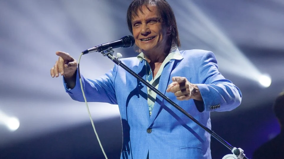 Roberto Carlos lança música inédita: ‘Eu Ofereço Flores’