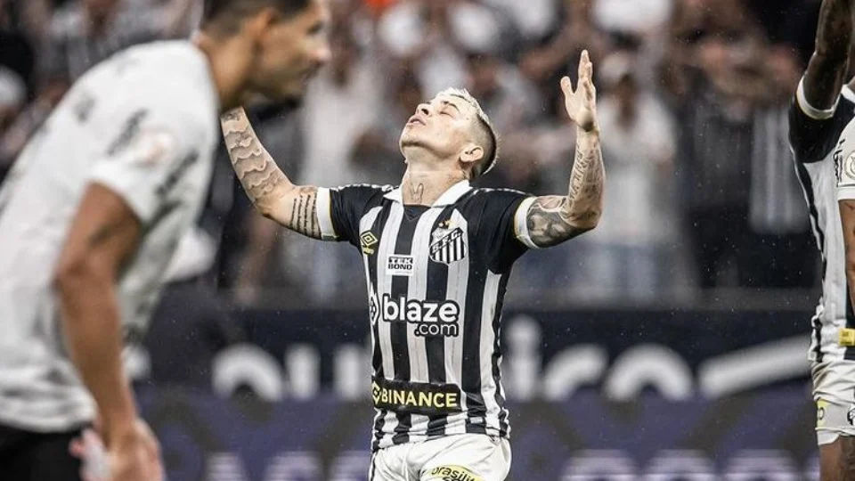 Lesão tira Soteldo de confronto direto do Santos com o Goiás