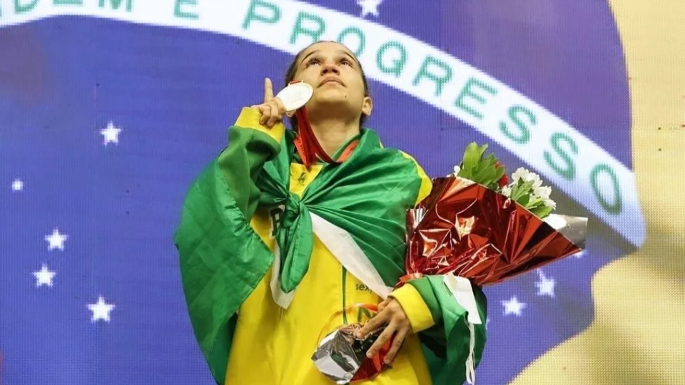 Lutadora amazonense é campeã mundial de MMA