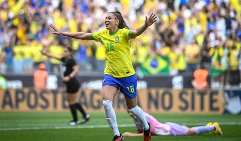 Seleção brasileira de futebol feminina vence Japão em amistoso