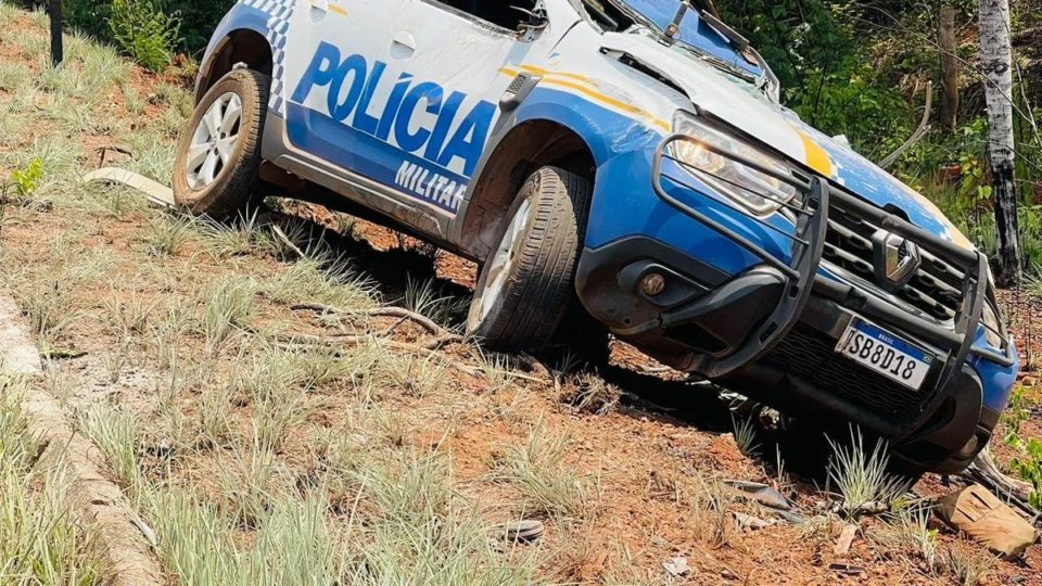 Soldado da PM morre após viatura capotar na rodovia TO-040 no Tocantins