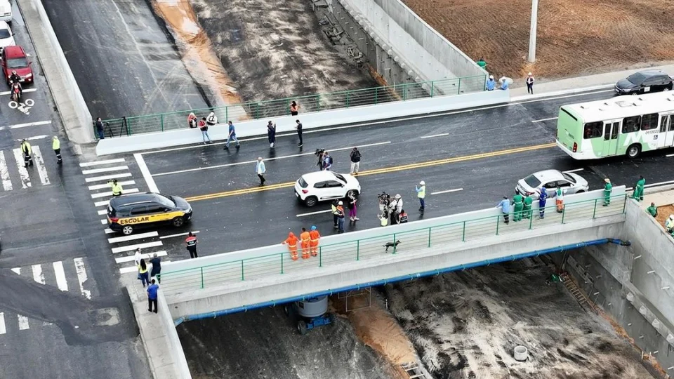 VÍDEO: tráfego de veículos é liberado na avenida Barão do Rio Branco em Manaus