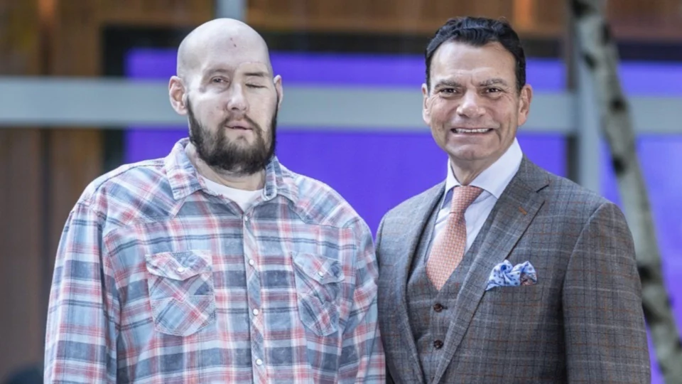 EUA realiza 1º transplante total de olho e parcial de rosto do mundo