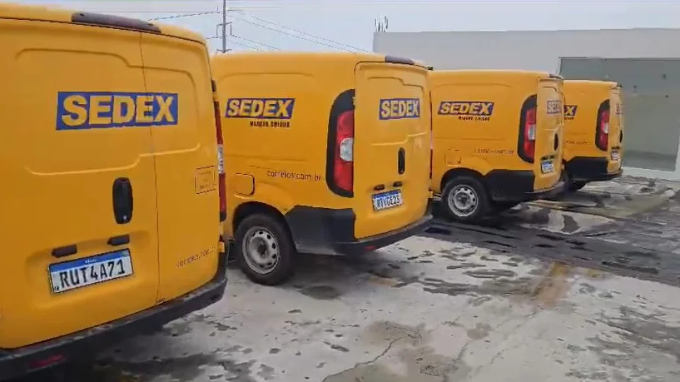 Vans furtadas em MG e usadas pelos correios em Manaus são detidas