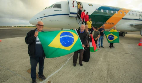 Voo com brasileiros repatriados da Cisjordânia pousa em Brasília