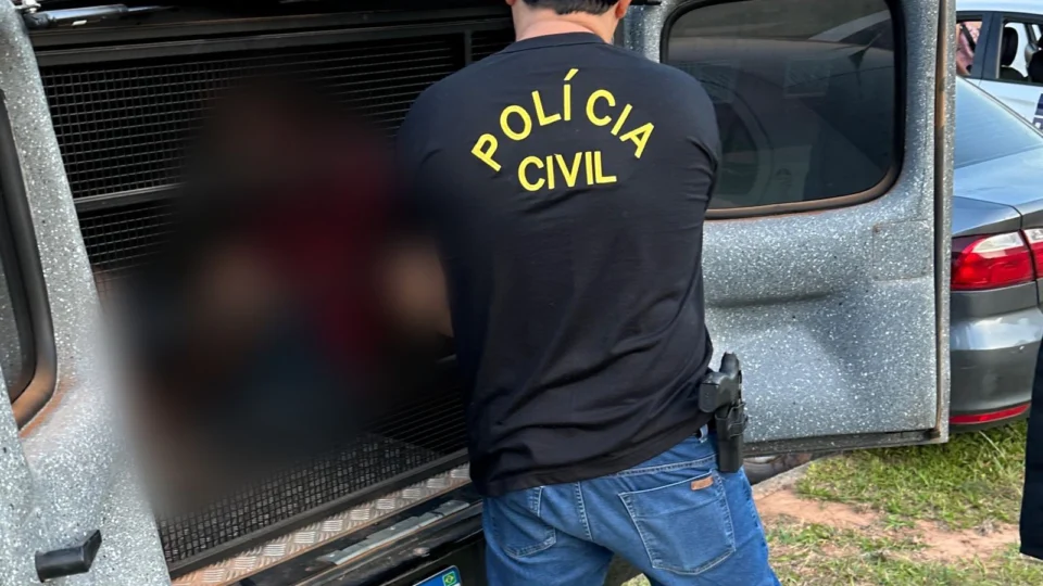 Carteiro é preso por estuprar filhas de 11 e 13 anos em Boa Vista