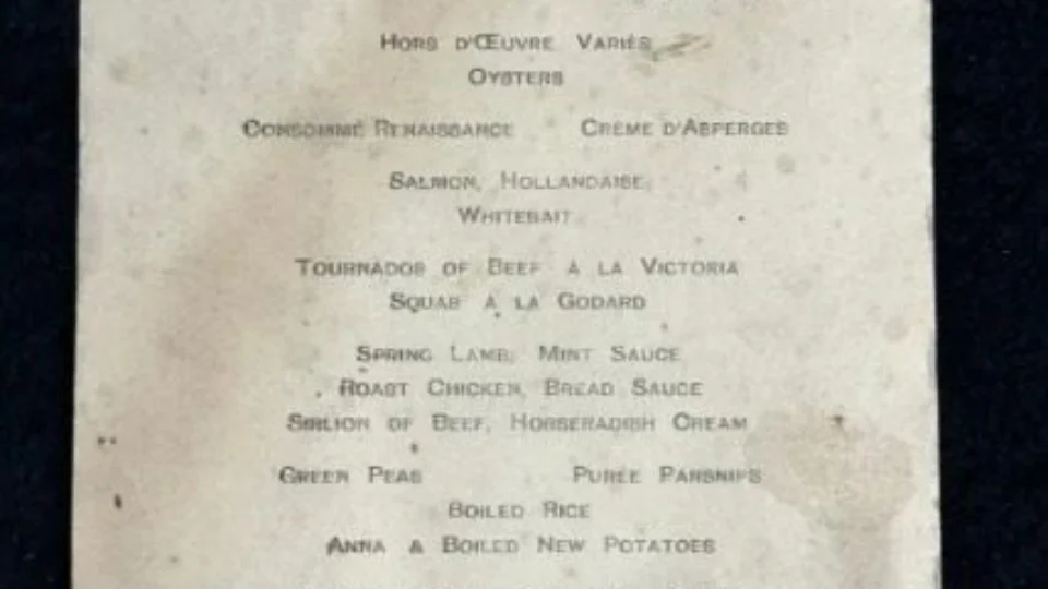Cardápio do 1° jantar do Titanic é leiloado por mais de R$ 500 mil