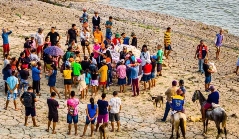 Mais de 300 famílias recebem ajuda humanitária em regiões de Parintins-AM