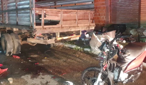 Jovem motociclista morre após bater em caminhão parado em Araguatins-TO