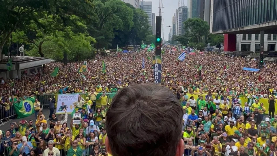 Bolsonaristas protestam na Paulista em homenagem a réu do 8 de janeiro morto na Papuda
