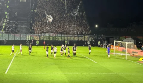 Corinthians vence e coloca Vasco mais próximo da série B