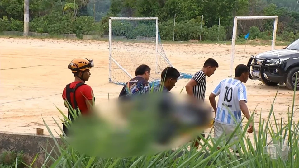 VÍDEO: adolescente é encontrado morto em área de mata na Zona Norte de Manaus