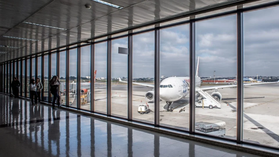 Médico é preso em flagrante por racismo no Aeroporto de Guarulhos SP