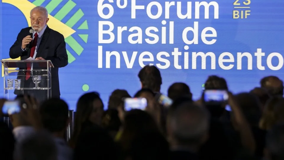 Em fórum de investimentos, Lula destaca o potencial de produção de alimentos do país