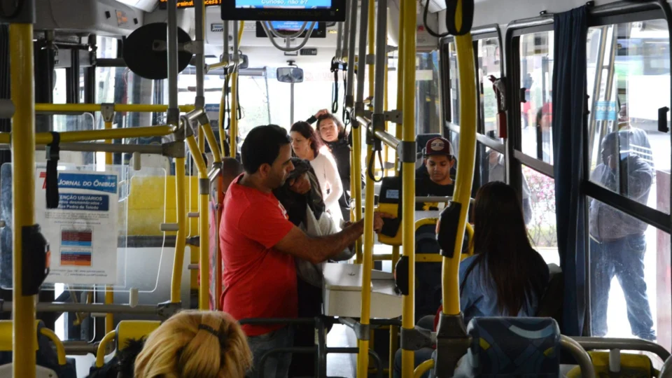 Prefeito de São Paulo avalia adotar tarifa zero aos domingos