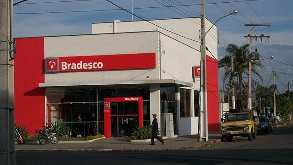 ‘Meu dinheiro sumiu’: internautas relatam problemas com o Bradesco