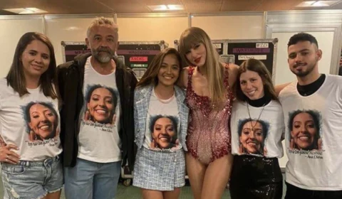 Familiares de Ana Benevides tiram foto com Taylor Swift
