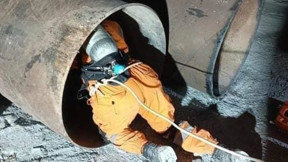 Índia tenta novo método para resgatar trabalhadores presos em túnel