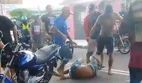 VÍDEO: jovem apanha da população após ser pego furtando em Manacapuru-AM