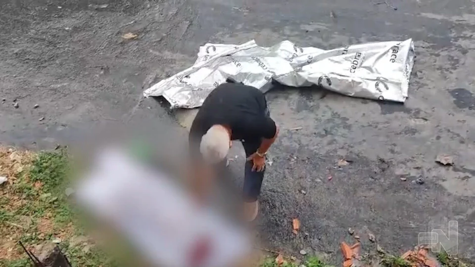 VÍDEO: homem é morto a tiros por suspeito em moto na Zona Norte de Manaus 