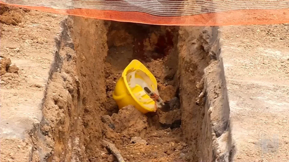 VÍDEO: homem morre em acidente com retroescavadeira durante trabalho em Manaus